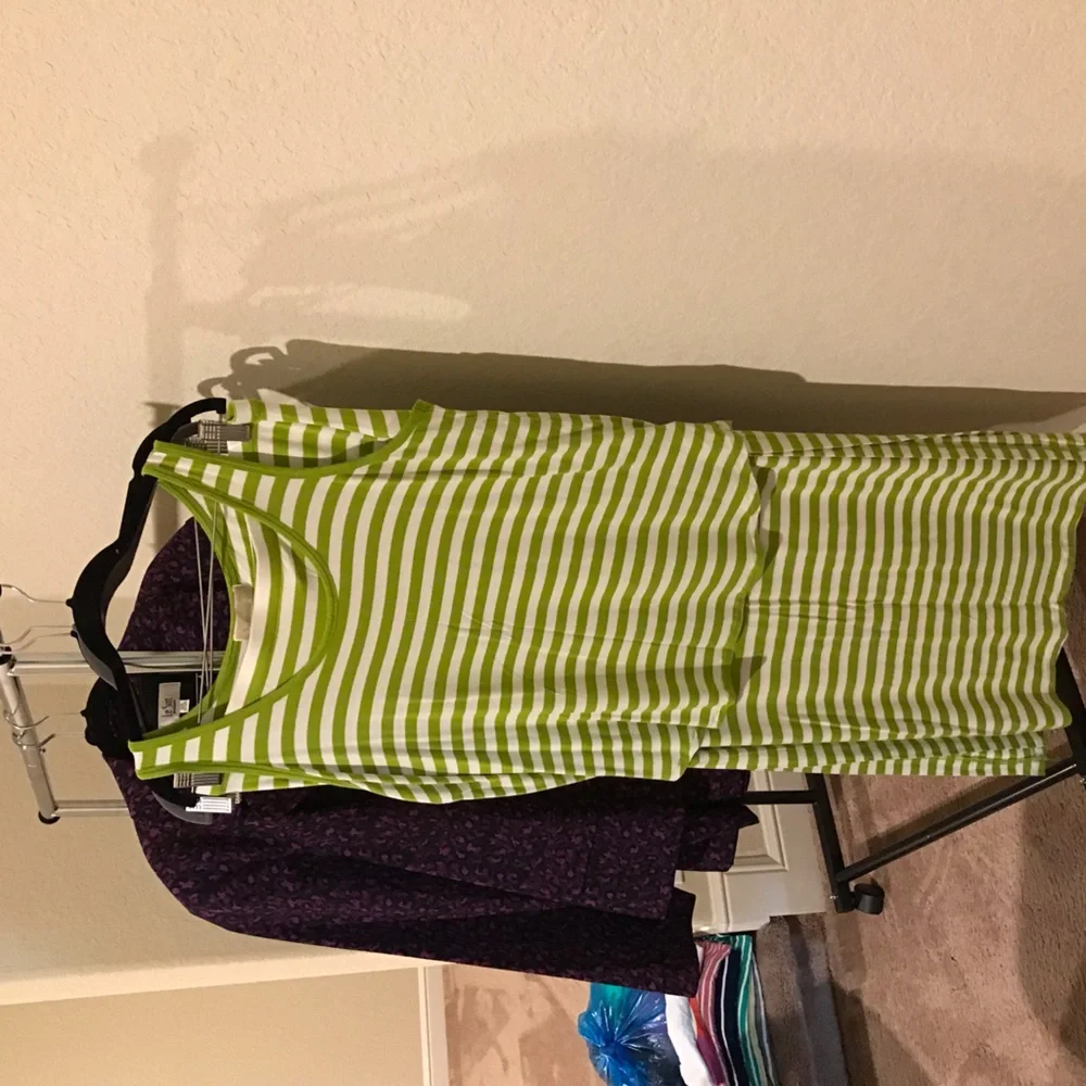 Two piece maxi skirt set, skirt has side splits on both side - Picture 3 of 3